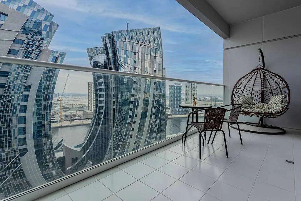 Turquoise - Downtown Dubai 1 Bedroom Apartment Business Bay - Canal View